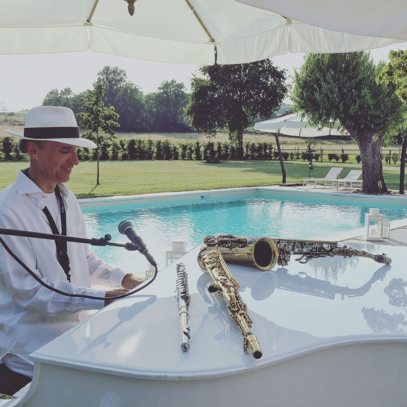 Giorgio Porfirio aperitivo musicale a bordo piscina